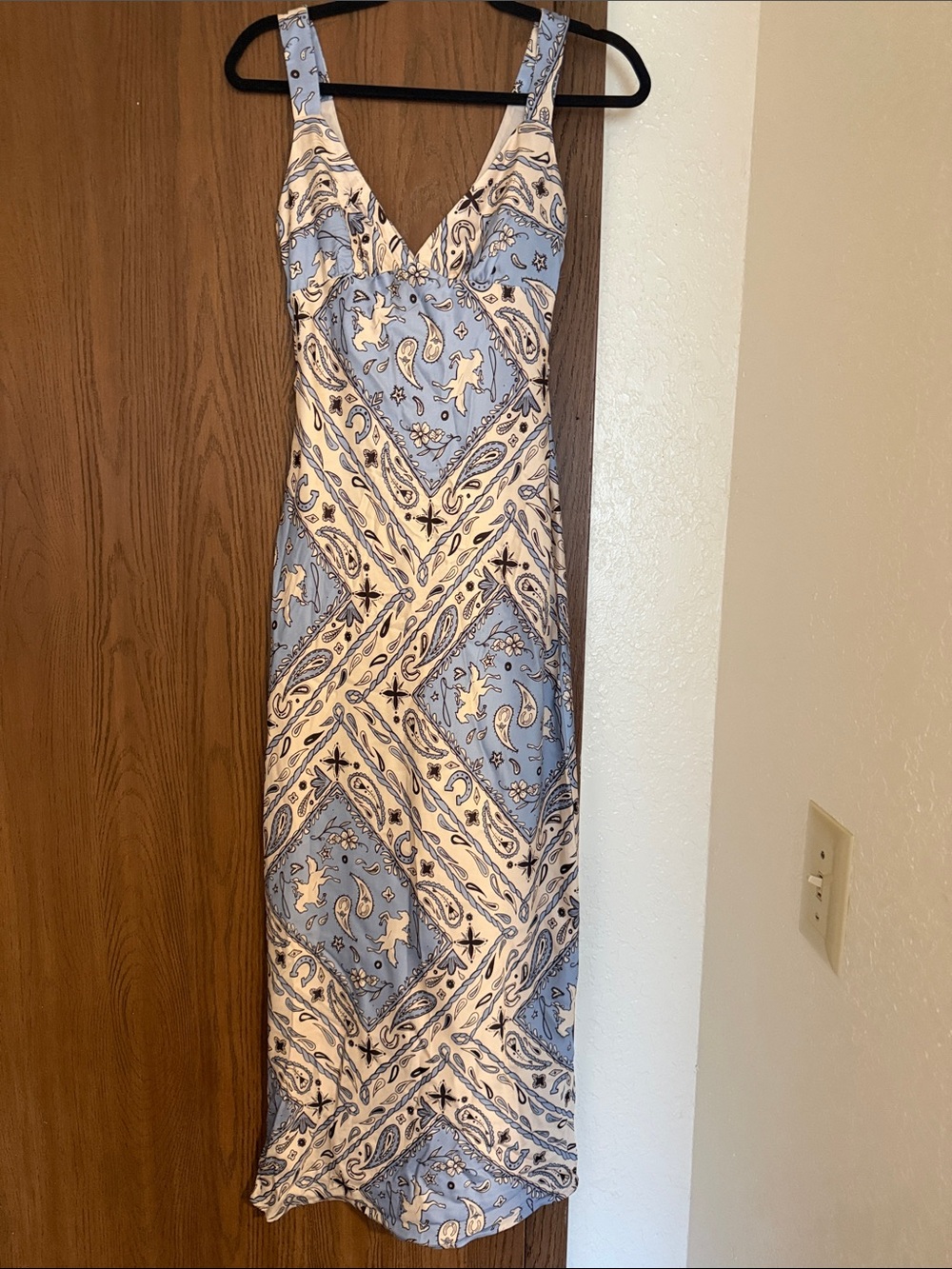 Pink Lily Light Blue and Cream Paisley V-Neck Maxi Dress